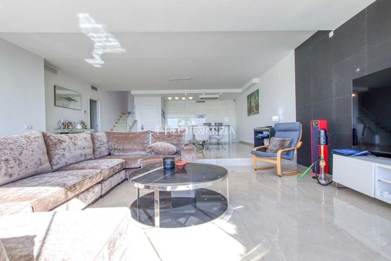 Foto 703bcea8-4b5a-4757-83d6-7278ef03f171. Casa adossada amb calefacció aparcament piscina a Marbella