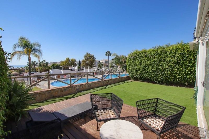 Foto 87f61620-dccf-47db-a848-11d4de253327. Casa adossada amb calefacció aparcament piscina a Marbella