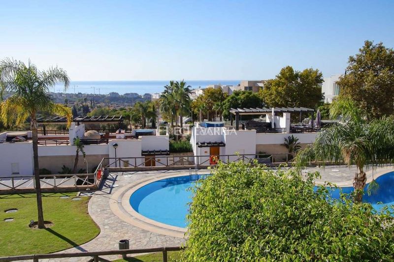Foto a5d0c6d7-15d8-4150-b2a3-4515d0b33e30. Casa adossada amb calefacció aparcament piscina a Marbella