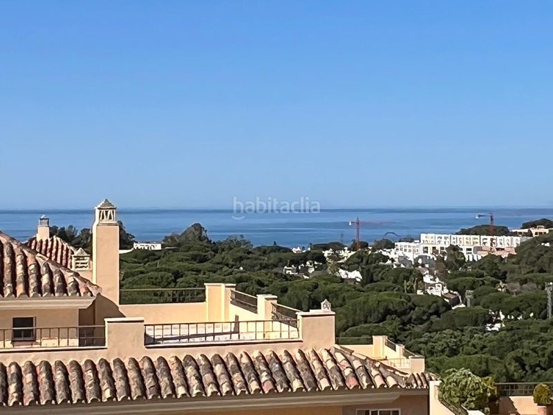 Foto bde45eda-6424-4faf-8830-b5141cd5a64e. Àtic amb calefacció aparcament piscina a Romana Playa Marbella