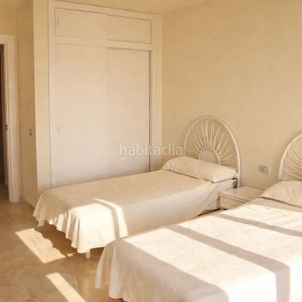 Foto 1390c25b-107f-43a7-a475-f3cce738ec45. Piso 2000 en Playa Bajadilla - Puertos Marbella
