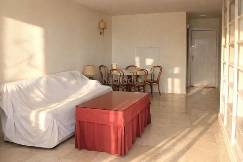 Foto bc1c4565-28ea-4b71-a57a-5402ae0b0ae9. Piso 2000 en Playa Bajadilla - Puertos Marbella