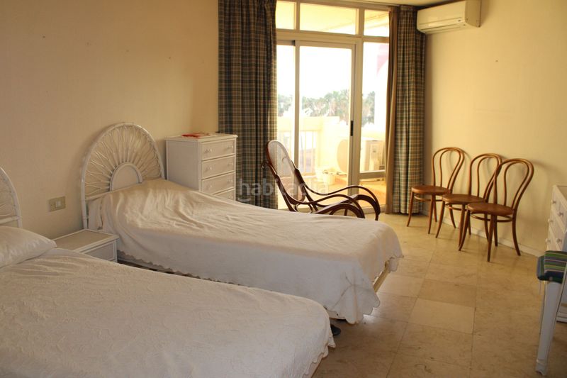 Foto bdef67f8-bef3-47aa-ab51-b07783529161. Piso 2000 en Playa Bajadilla - Puertos Marbella