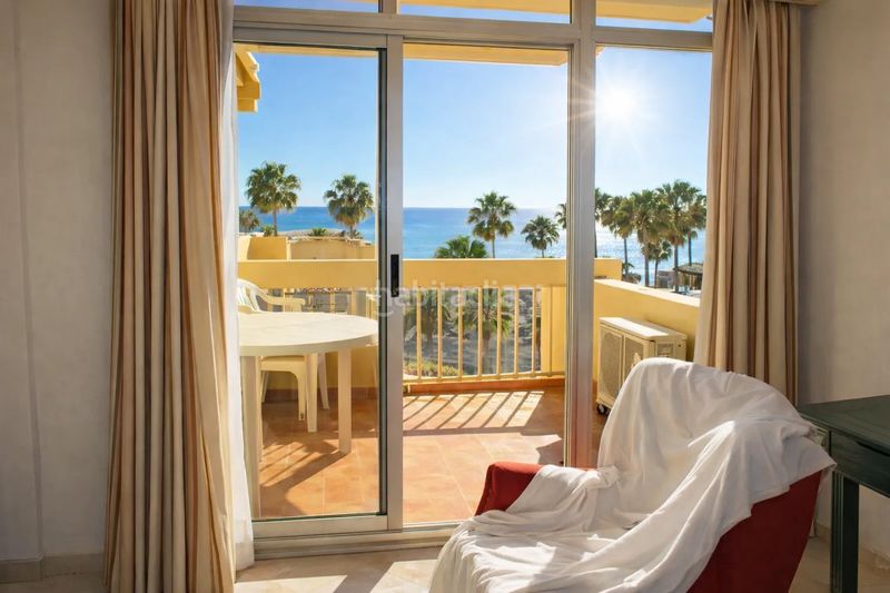 Foto e55e5cbe-5253-48ec-b2dd-ec03c4061f1f. Piso 2000 en Playa Bajadilla - Puertos Marbella