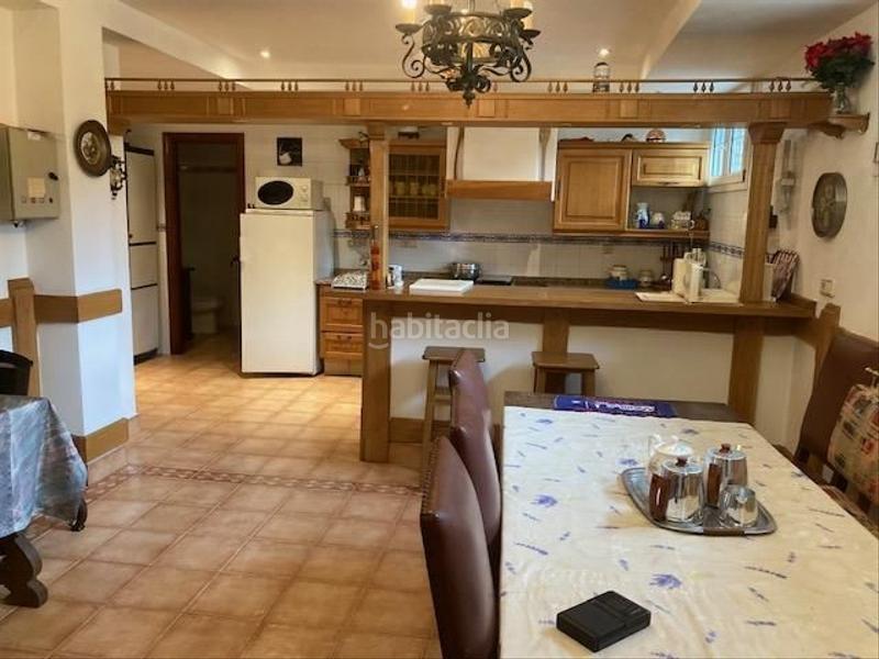 Foto b34b1981-d953-45e7-81c5-a32236a1ba1a. Chalet en santa maría de Getxo Getxo