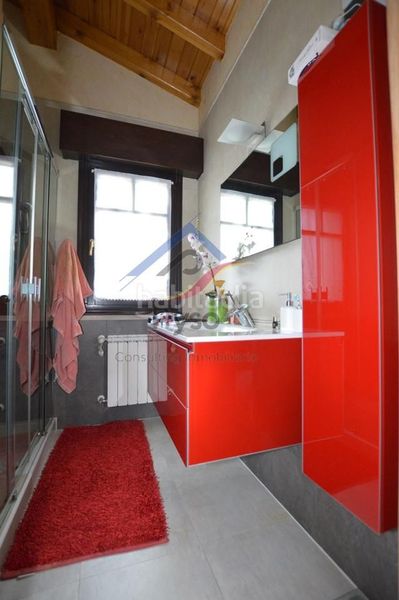 Foto 05bf0dde-8365-43d5-9326-1e118386d5c4. Casa adossada amb calefacció aparcament piscina a Bareyo