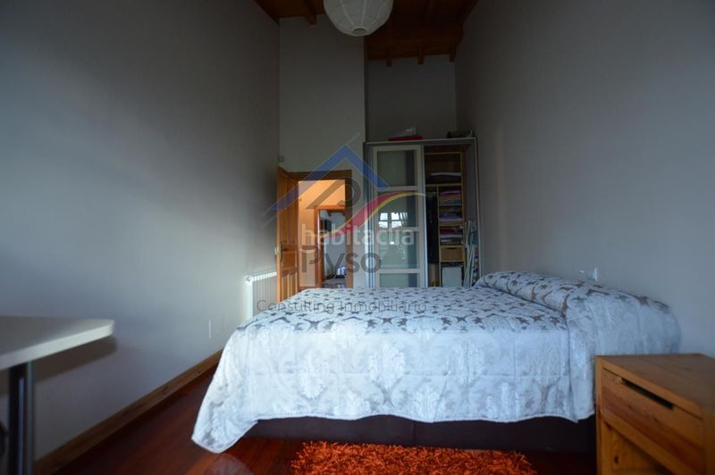 Foto 0683f456-b81f-4767-8856-5b64b370e165. Casa adossada amb calefacció aparcament piscina a Bareyo