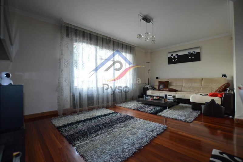 Foto 1730ad82-0c27-4c10-9a61-e38e0bf453cf. Casa adossada amb calefacció aparcament piscina a Bareyo