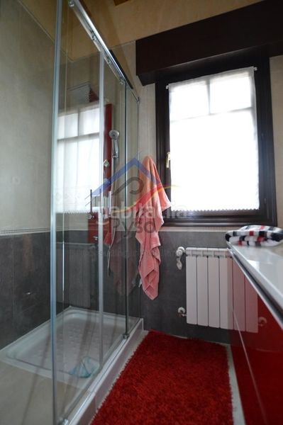 Foto 65c2be05-007a-4c43-b8dc-ecd19b51a69e. Casa adossada amb calefacció aparcament piscina a Bareyo