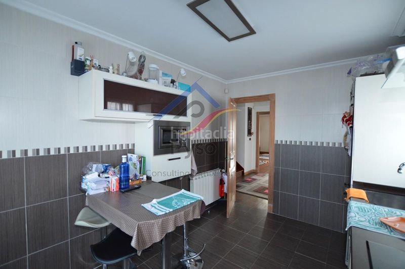 Foto 78712584-3133-4730-afb6-15bb3e65df47. Casa adossada amb calefacció aparcament piscina a Bareyo