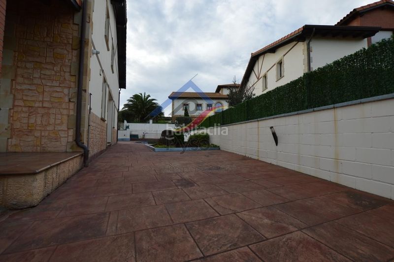 Foto 86389d4a-cd9b-4a4e-8d0a-366ea00c9822. Casa adossada amb calefacció aparcament piscina a Bareyo