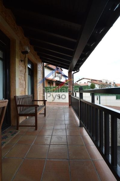 Foto 8c271799-f5e0-4d7f-ba80-b741283e7432. Casa adossada amb calefacció aparcament piscina a Bareyo