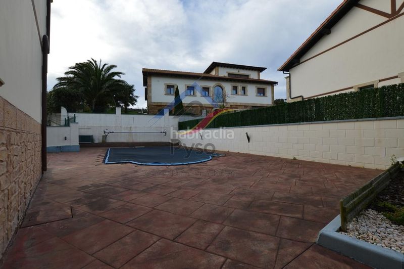 Foto d7e9e2c5-6998-4242-907c-5e4c5913b598. Casa adossada amb calefacció aparcament piscina a Bareyo