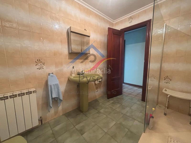 Foto c3e27efa-c4d9-4df7-a39e-90256f70d449. Casa adosada en Alisal - San Román Santander