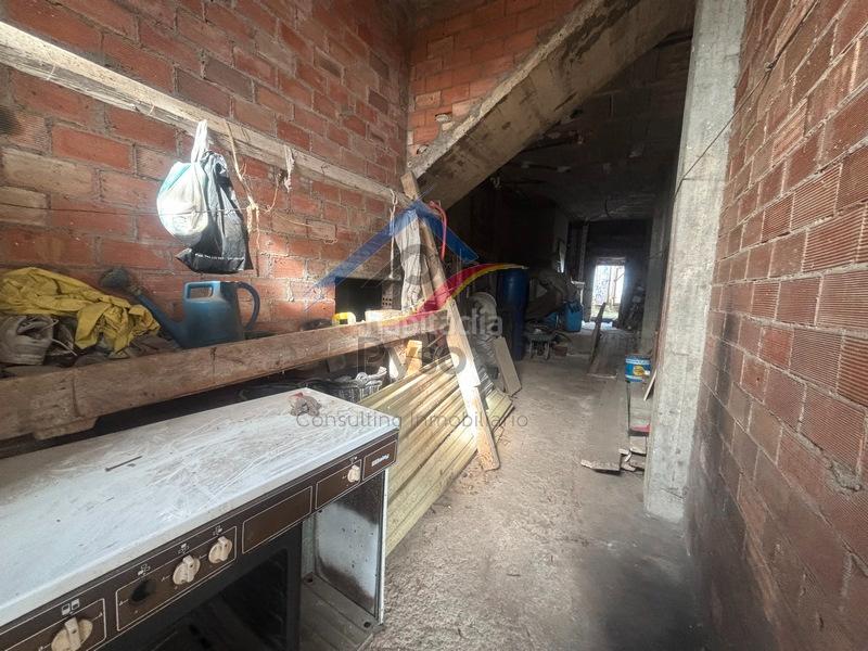 Foto 6b7d951f-daa8-4389-8f4a-625f4b726d3c. Semi detached house with fireplace heating parking in Santander