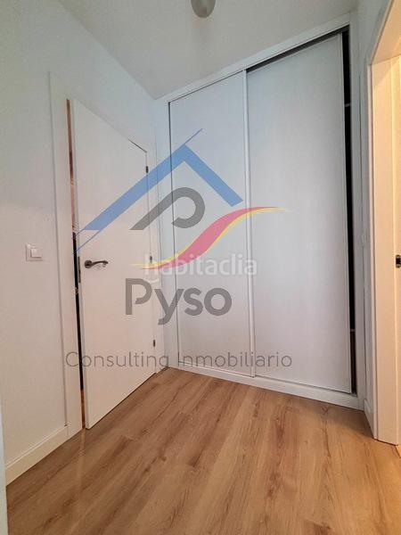 Foto d1e5a48e-b5b3-4f73-ae92-c40324bb3058. Location appartement avec chauffage parking dans Los Castros Santander