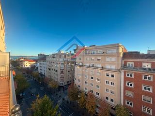 Appartement  Calle calvo sotelo. Exclusiva vivienda reformada en pleno centro de santander.