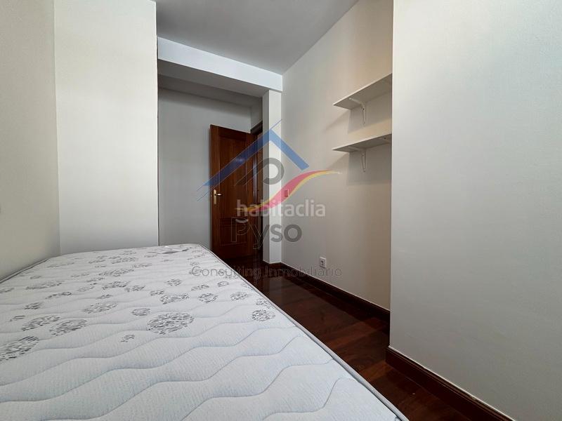 Foto 8fa6d855-806b-4d59-874a-7049ef001ca0. Alquiler dúplex en calle hernán cortés 1 en Centro - Ayuntamiento Santander