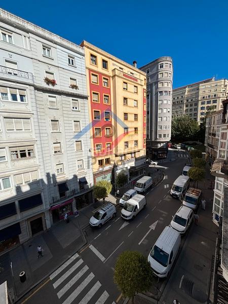 Foto c77af211-d748-4beb-be0d-950a605a0df3. Lloguer dúplex a calle hernán cortés 1 a Centro - Ayuntamiento Santander