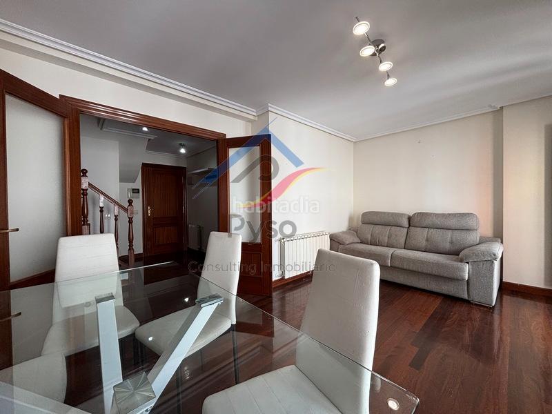 Foto b63c685a-8880-40ad-93a1-72bbafbc0b81. Location duplex dans calle hernán cortés 1 dans Centro - Ayuntamiento Santander