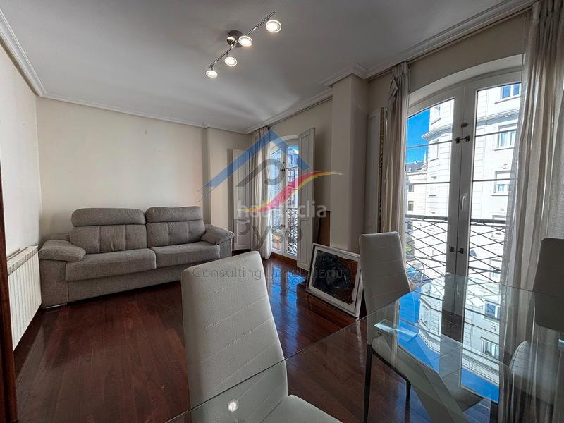 Foto df91e340-f64c-4f34-9be6-12596bad09cd. Location duplex dans calle hernán cortés 1 dans Centro - Ayuntamiento Santander