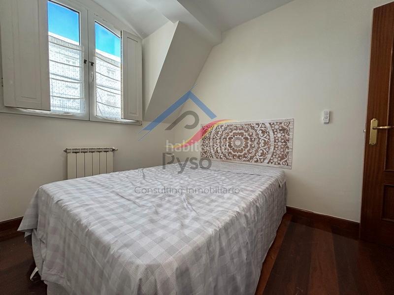 Foto 10c4dfa3-852e-4a7b-b470-6dd132a74cfc. Rent duplex in calle hernán cortés 1 in Centro - Ayuntamiento Santander