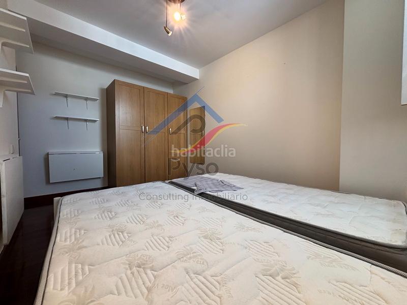 Foto 8d799640-1869-4c36-bd0c-5e94be44dff9. Rent duplex in calle hernán cortés 1 in Centro - Ayuntamiento Santander