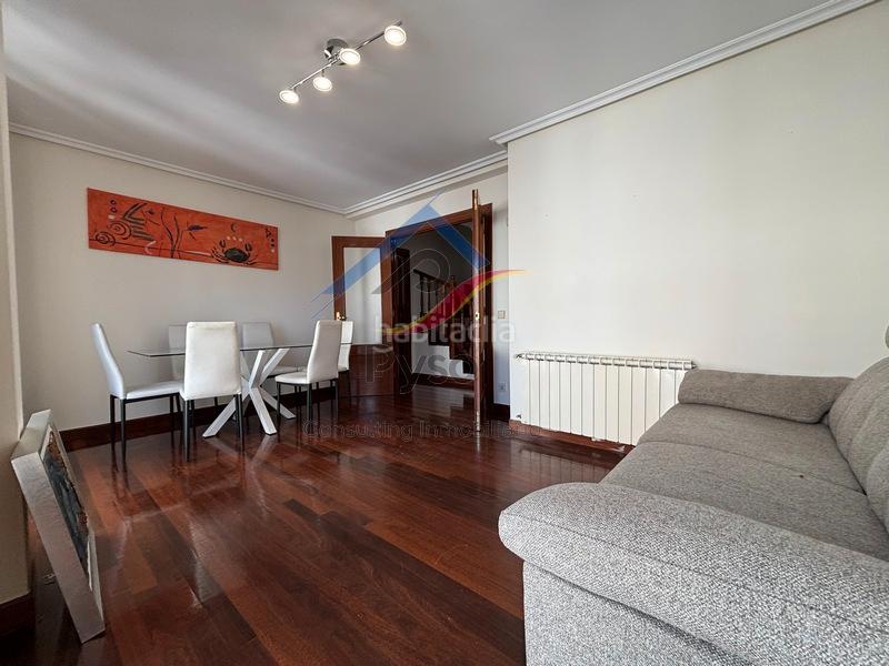 Foto 9cf04b64-3f90-4bdf-9202-0f4d73061867. Rent duplex in calle hernán cortés 1 in Centro - Ayuntamiento Santander