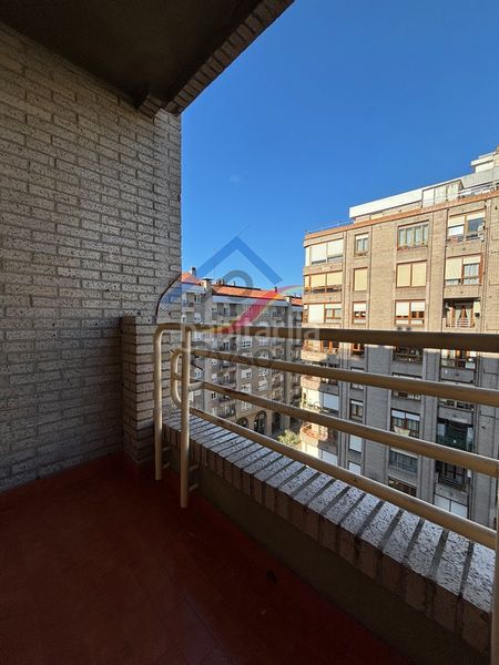 Foto b8f2ebc4-d3be-4491-9c32-063cf7d1215c. Lloguer pis a calle san fernando 16a a Numancia - San Fernando Santander