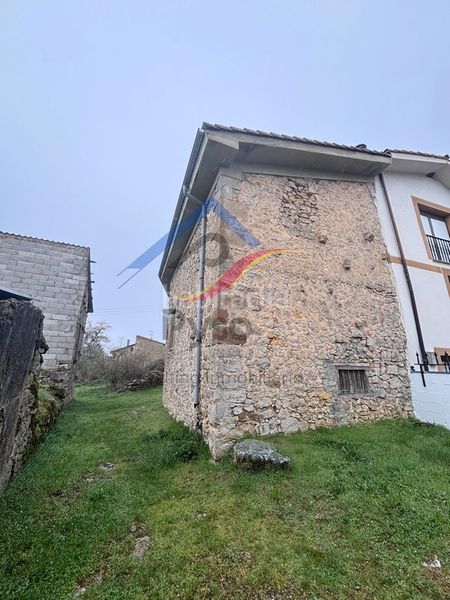 Foto a824f986-7d62-4388-b5ec-308ae009646a. Masía en barrio renedo de bricia 9 en Valderredible