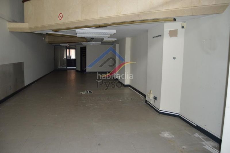 Foto 14180de8-5b3c-4dfd-b9df-8c100e59bd27. Local comercial a Centro - Ayuntamiento Santander