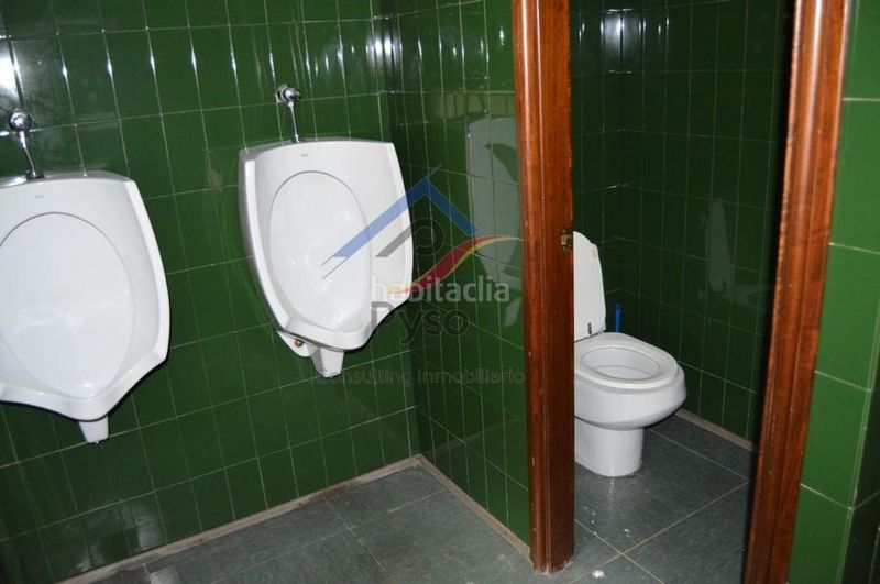 Foto 4d041fda-c86c-435b-82fc-f45d2f4ca4f2. Local comercial a Centro - Ayuntamiento Santander