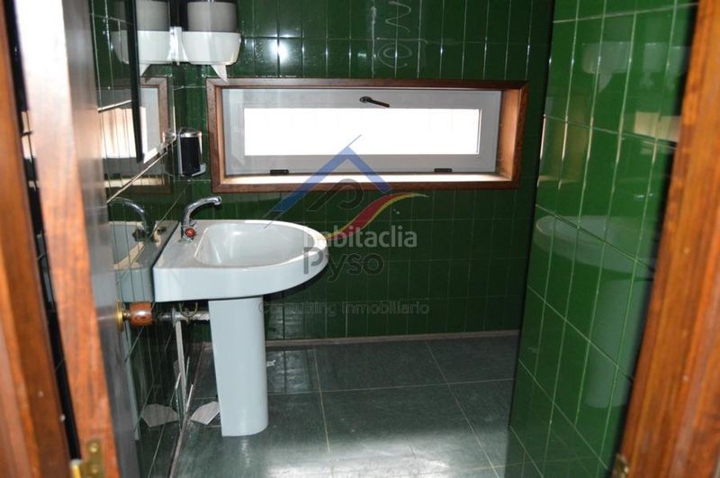 Foto 5e1317a5-0138-47bb-9150-fd19a4fa8c1d. Local comercial a Centro - Ayuntamiento Santander
