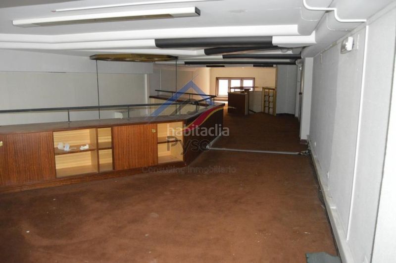 Foto b9474764-d9e5-46d3-bcfa-7a4a6a10c92a. Local comercial a Centro - Ayuntamiento Santander
