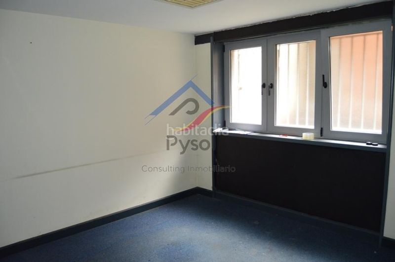 Foto d4523a7b-c1f5-41f4-ab15-a90ea1cd23bb. Local comercial a Centro - Ayuntamiento Santander