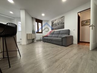Lloguer Pis  Avenida de valdecilla. Pyso alquila esta vivienda recién reformada, en la glorieta de c