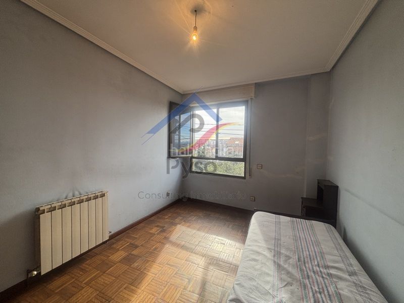 Foto 8d7f2ddb-d327-4138-b1dd-3a6b22154dc0. Casa amb aparcament a Alisal - San Román Santander