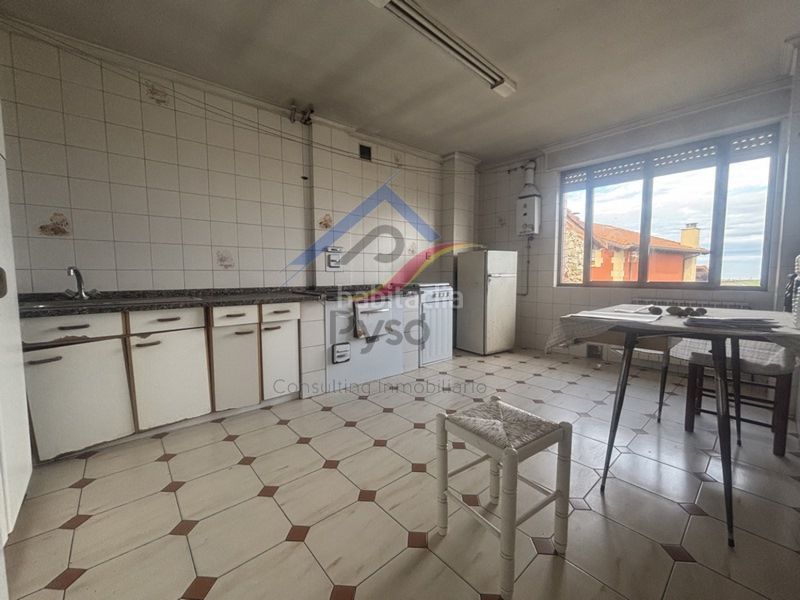 Foto 988bbf08-5026-4140-a04c-533e83411bad. Casa amb aparcament a Alisal - San Román Santander