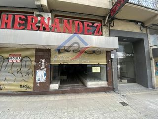 Business premise  Calle josé hierro. Pyso saca a la venta en la calle camilo alonso vega, a escasos m