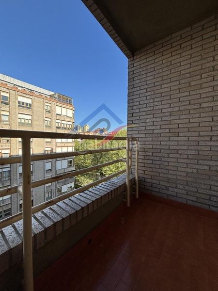 Foto 4cf3c755-8b6e-47d3-9f71-620ca987e8bf. Rent flat in Numancia - San Fernando Santander