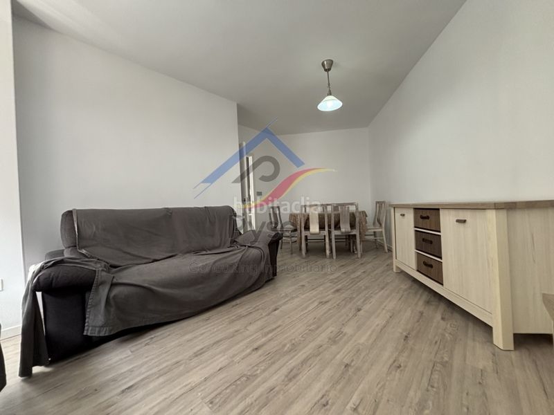 Foto 0af2f4ee-98ba-45ed-99cd-1d354781ff94. Rent flat with heating in Cuatro Caminos Santander