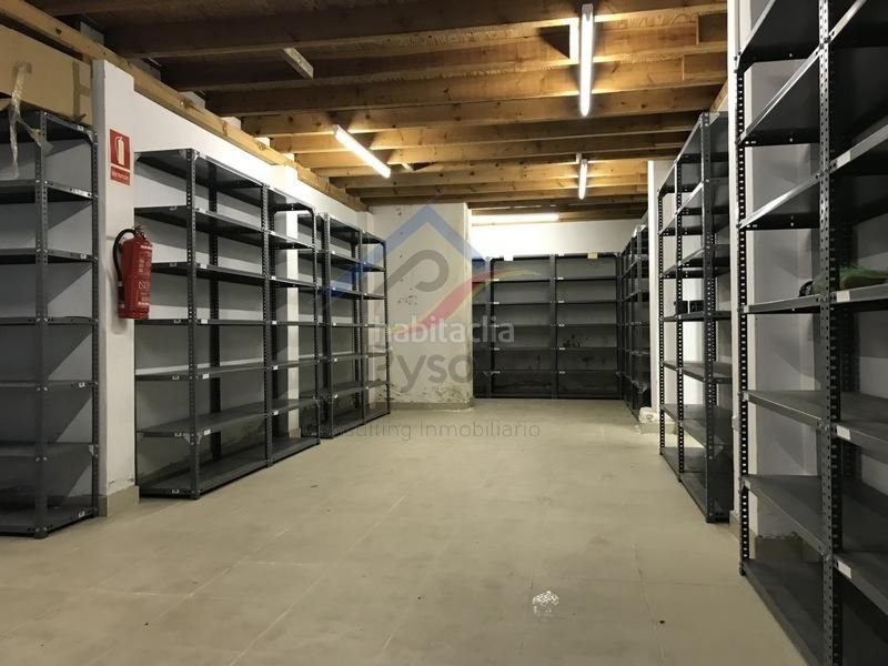 Foto 277ae0ed-70d4-4262-8441-ba008e3c87d4. Local comercial a Centro - Ayuntamiento Santander