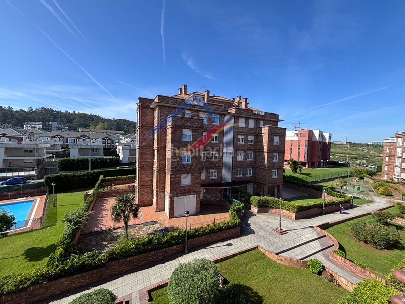 Foto ce2d7057-de77-4832-bb7b-2b155290be9c. Lloguer pis amb calefacció piscina a Alisal - San Román Santander