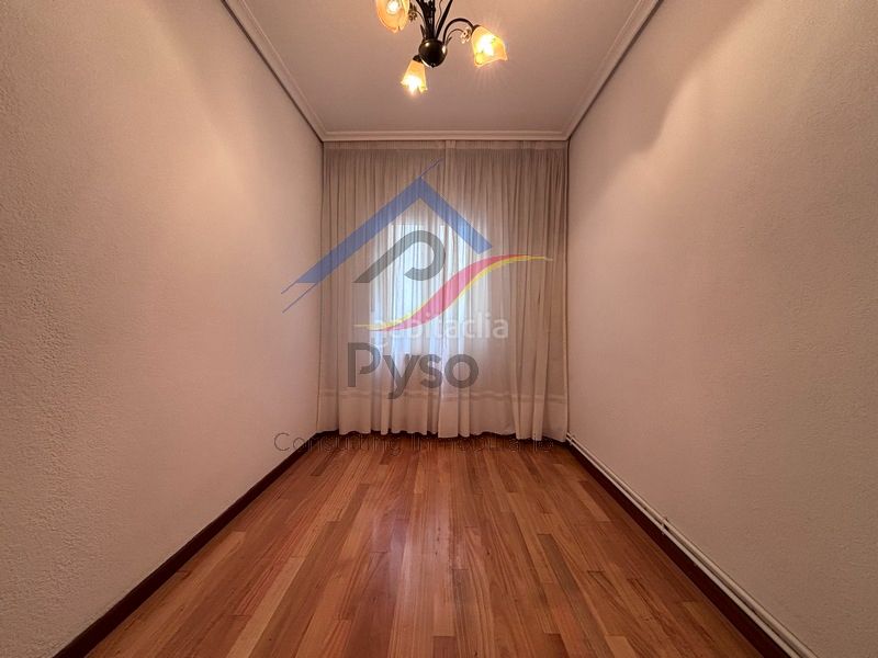 Foto 17a20c2a-f7ef-4b42-a2dd-a3e7b346fdda. Piso en Centro - Ayuntamiento Santander