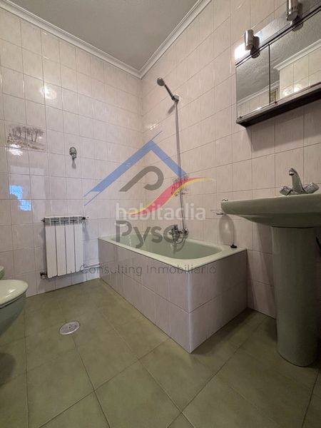 Foto 19bbeea2-354f-4c02-8b57-d1d755bf1088. Piso en Centro - Ayuntamiento Santander