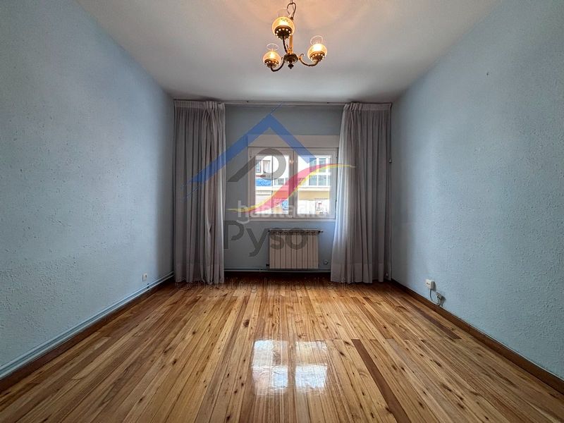 Foto 2cf29a6b-f220-4ffc-9733-396656df4ea2. Piso en Centro - Ayuntamiento Santander
