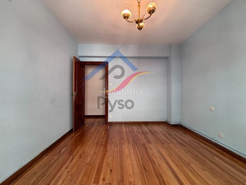 Foto 656a7327-ce01-4530-bc06-514b5b13d1e0. Piso en Centro - Ayuntamiento Santander