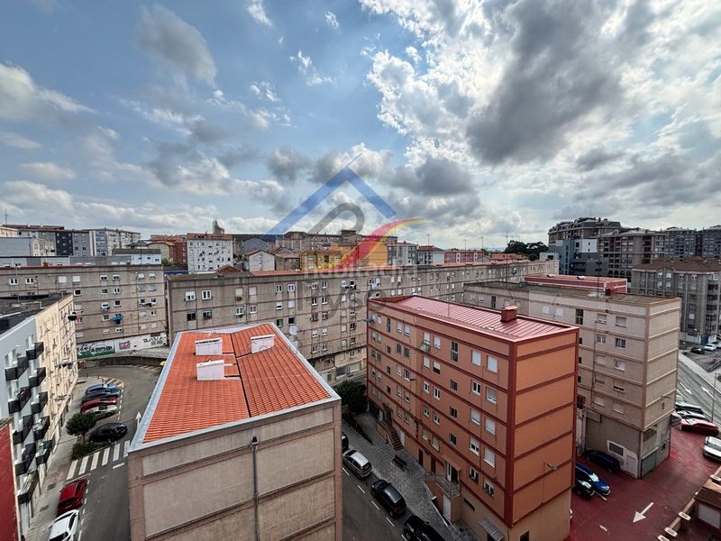 Foto 00a1be43-69a7-4f31-9ed4-db166f8e539f. Lloguer pis amb calefacció aparcament a Los Castros Santander