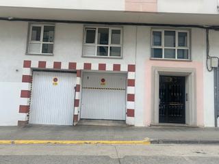 Aparcament cotxe  Rúa ramón piñeiro. Plaza de garaje en lugo. 
rúa ramón piñeiro.
puerta automática
