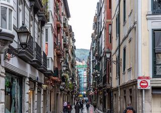 Local commercial à Casco Viejo. Local comercial en las siete calles del casco viejo de bilbao. z